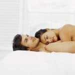 couple-dormir-nu-a-deux-pour-vivre-heureux-268436_w767h767c1cx1338cy2299